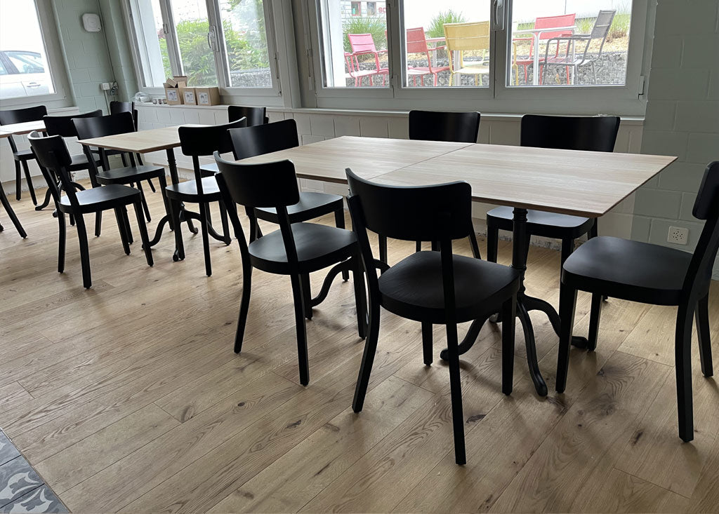 Neue Tische und Stühle für AVC in Safnern