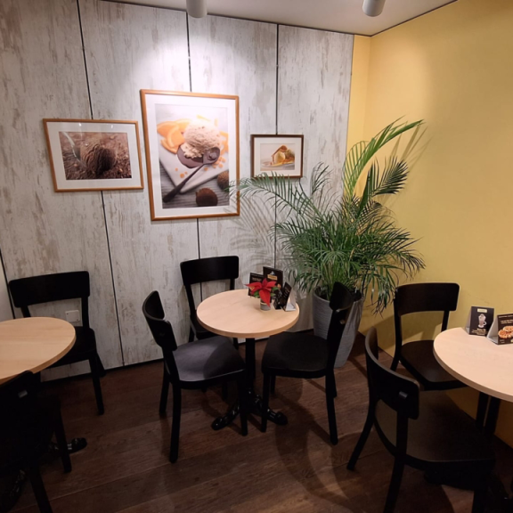 Beizentisch und Cuckoo Ice Cream