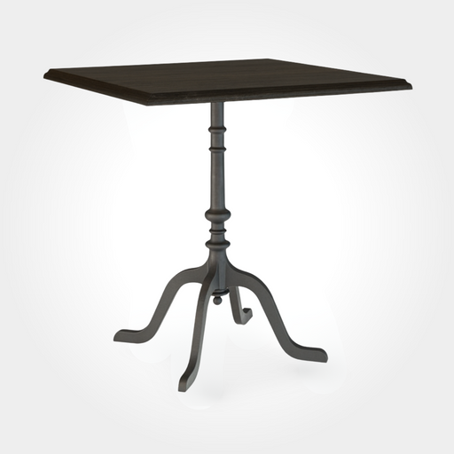 Quadratischer Cafétisch mit eleganter Tischplatte aus Raucheiche. Der stabile Gusseisenfuß mit vier Beinen sorgt für sicheren Stand und macht den Tisch passend für moderne Cafés, Bistros und Beizen.