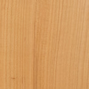 Hochwertige Tischplatte aus Kirschbaumholz mit sanft rötlich-goldenem Ton und feiner, gleichmäßiger Maserung. Ideal für elegante Beizentische, Cafetische und Restauranttische.